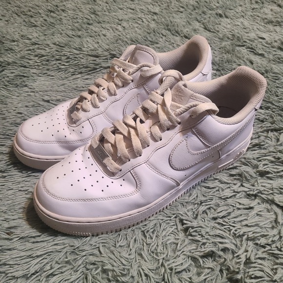 Nike Air Force 1 Low '07 White CW2288-111 Men's Size 9.5 Triple White AF1 - Picture 1 of 9